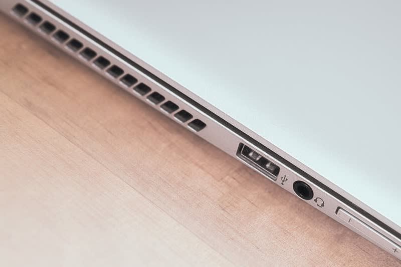 laptop computer vent and ports