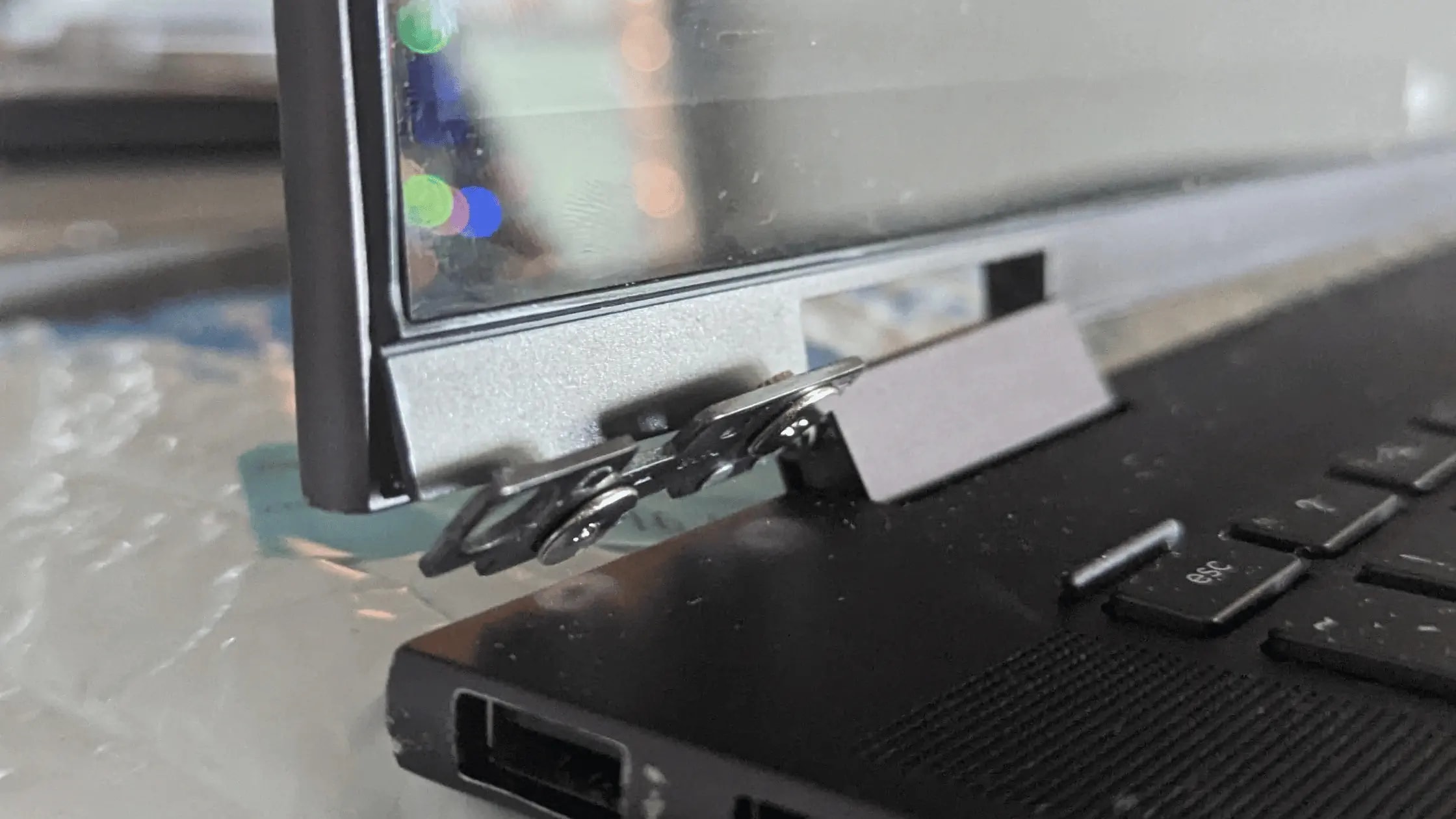 HP Envy x360 laptop with damaged hinge HP Envy x360 laptop with damaged hinge