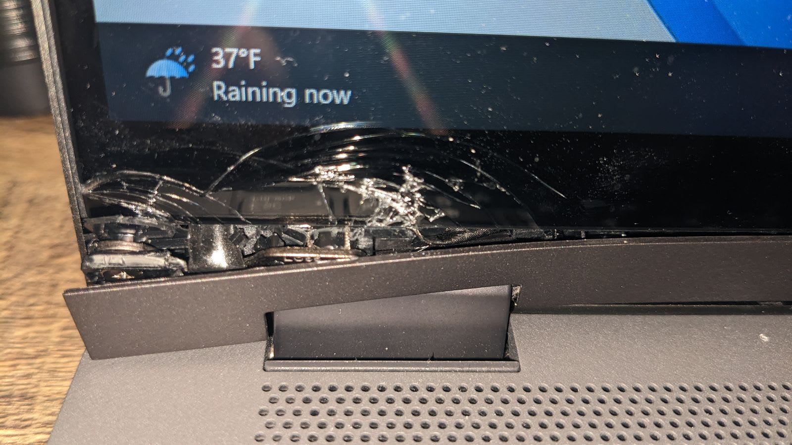 Computer Wiped Screen How We Repaired Lenovo Laptop Hinge Within 24 Hours - Safemode Computer ...