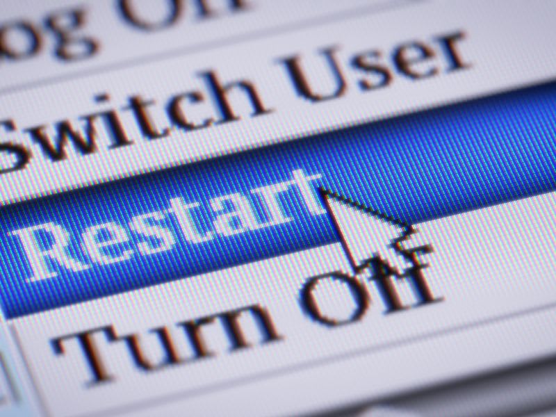 Computer screen showing a close-up of the restart option in the shutdown menu