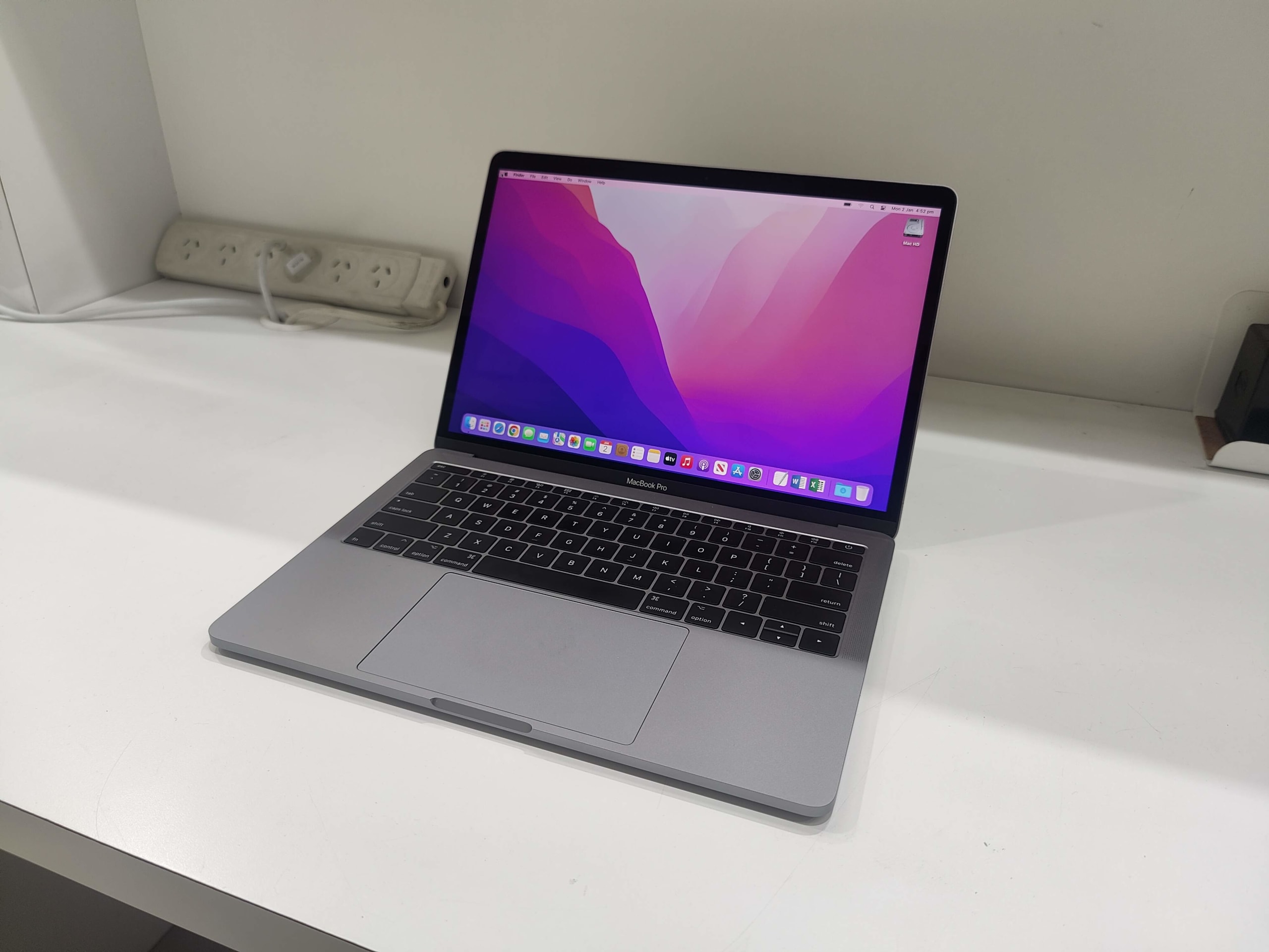 Apple MacBook Pro 13 inch resolved flickering screen.jpg Apple MacBook Pro 13 inch resolved flickering screen.jpg