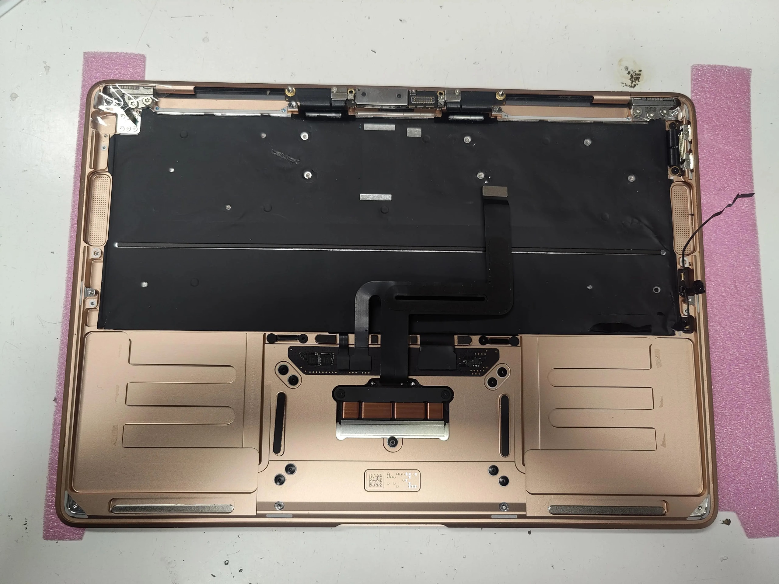 Apple MacBook Air M1 keyboard replacement