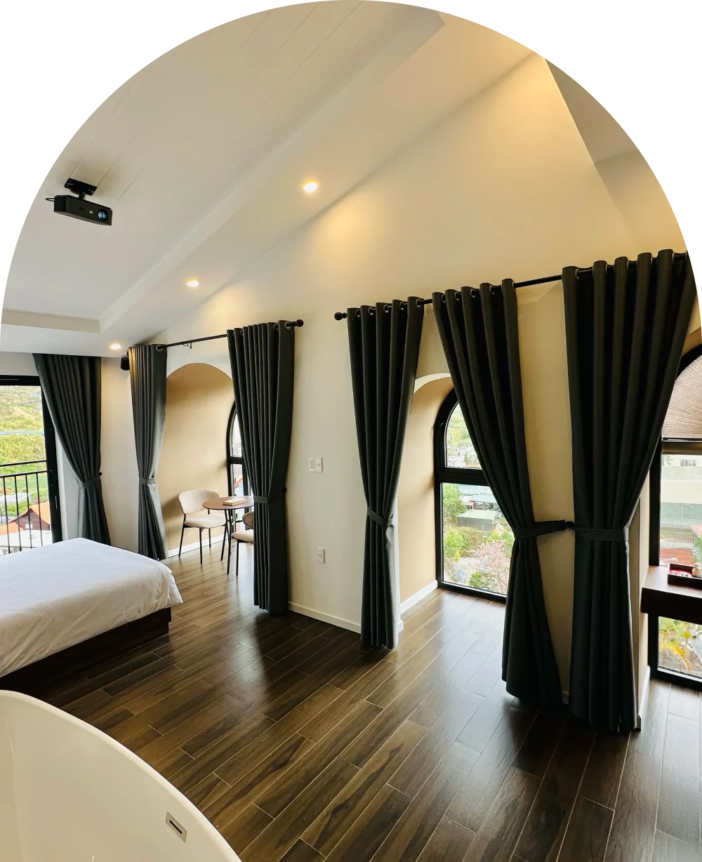 PREMIUM DOUBLE ROOM WITH BATHTUB