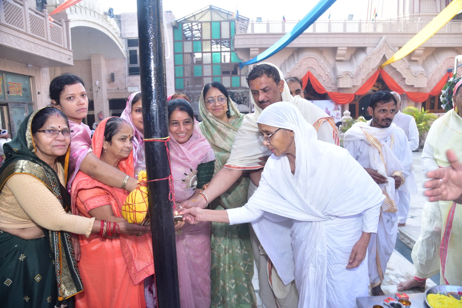 ध्वजारोहण 