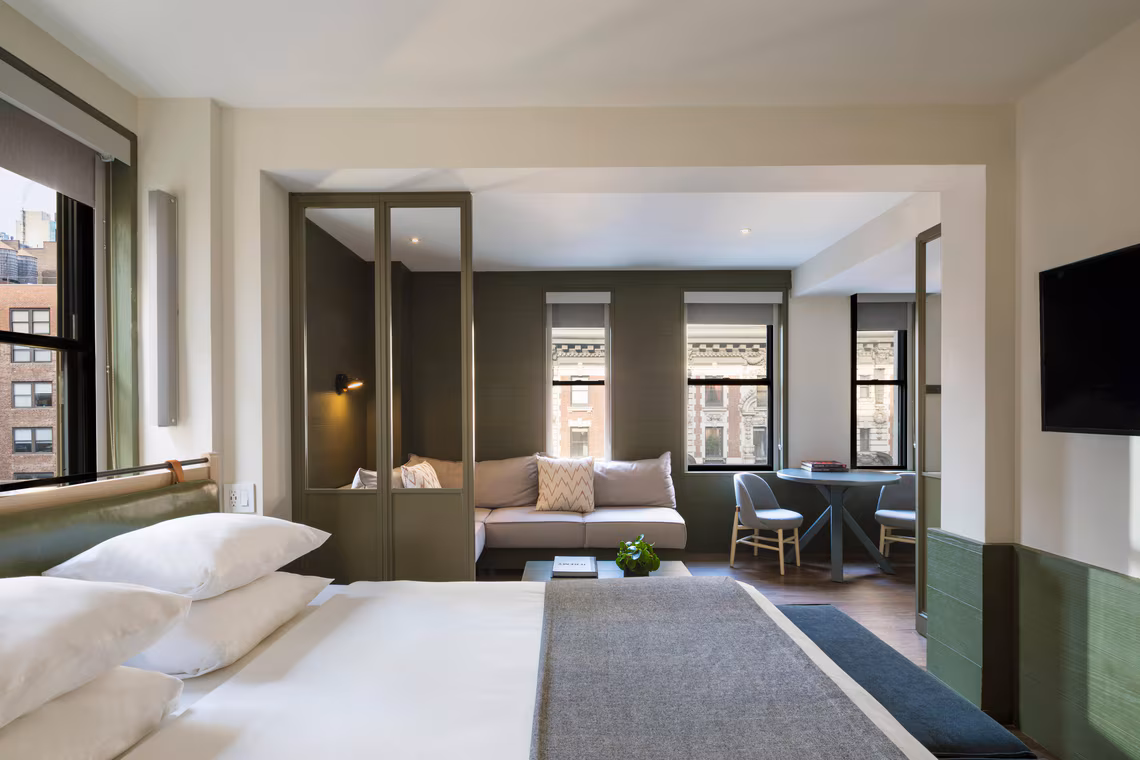 Suite, 1 King Bed — image 1