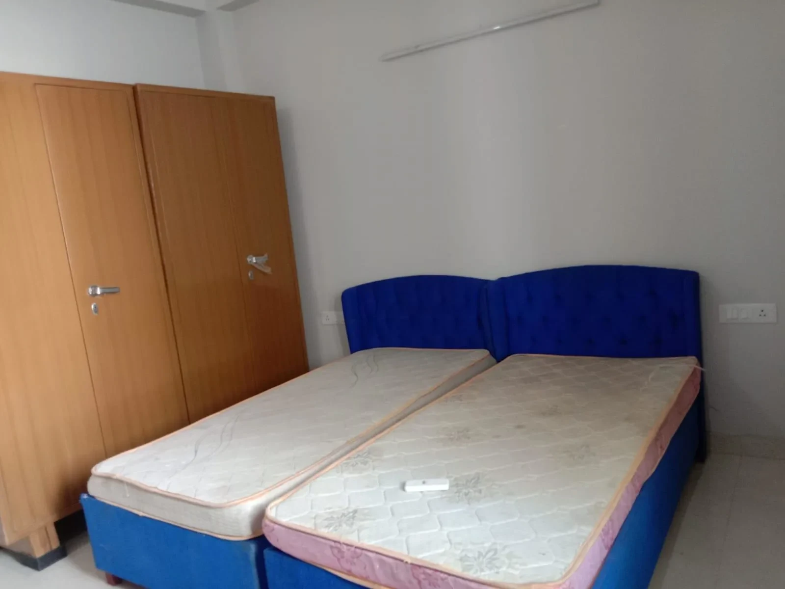 3 BHK Flat for rent in DLF Phase 5, Gurgaon