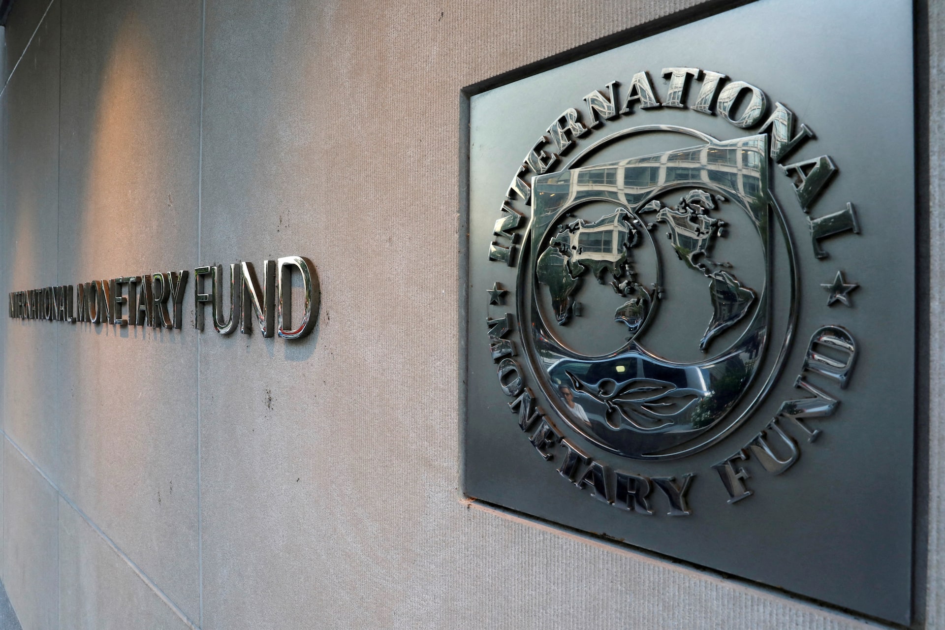 IMF Lifts UK Forecast, But Westminster Chaos Looms Over Recovery