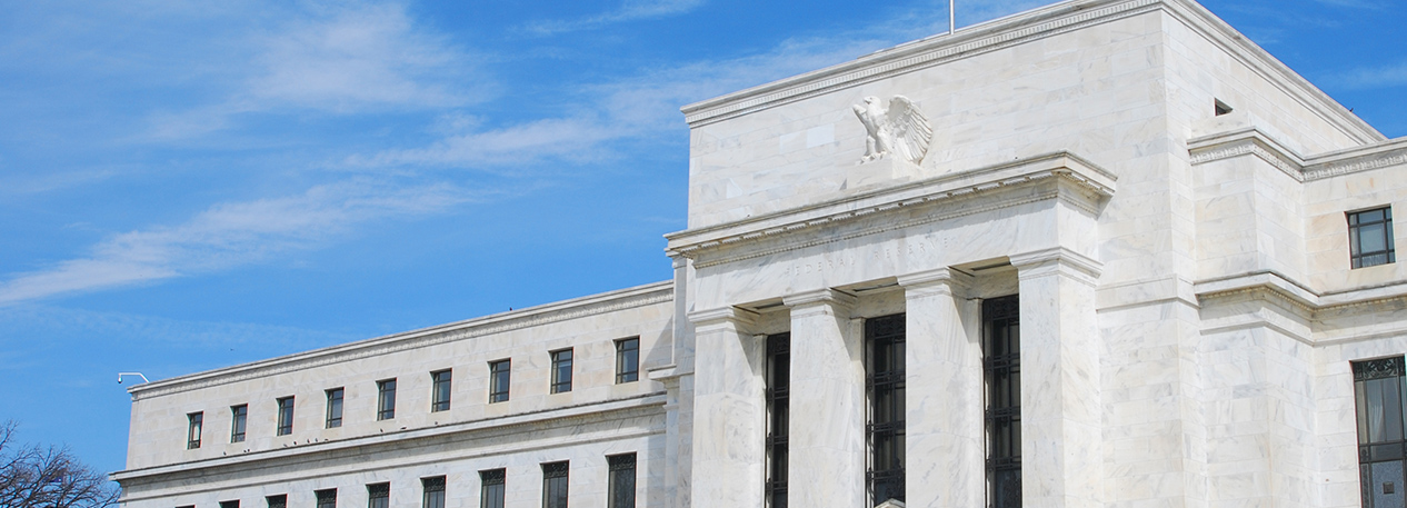 Fed Officials Signal Caution as Inflation and Labor Markets Send Mixed Signals