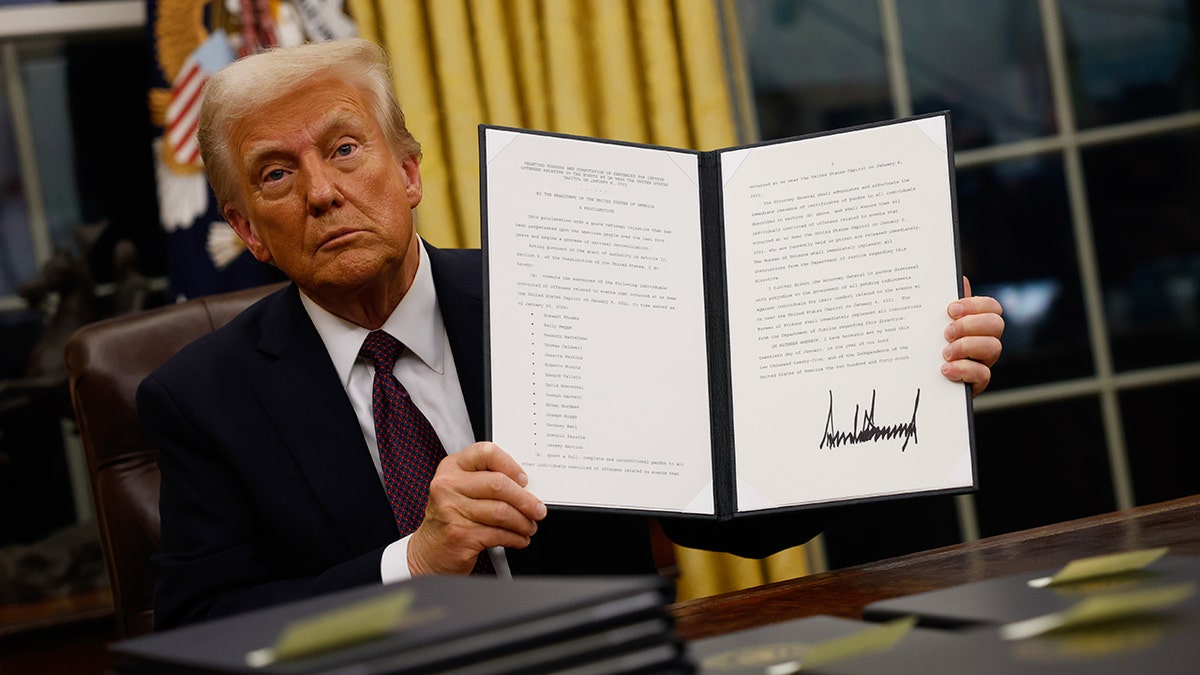 White House Pulls AI Executive Order Signing Off the Calendar