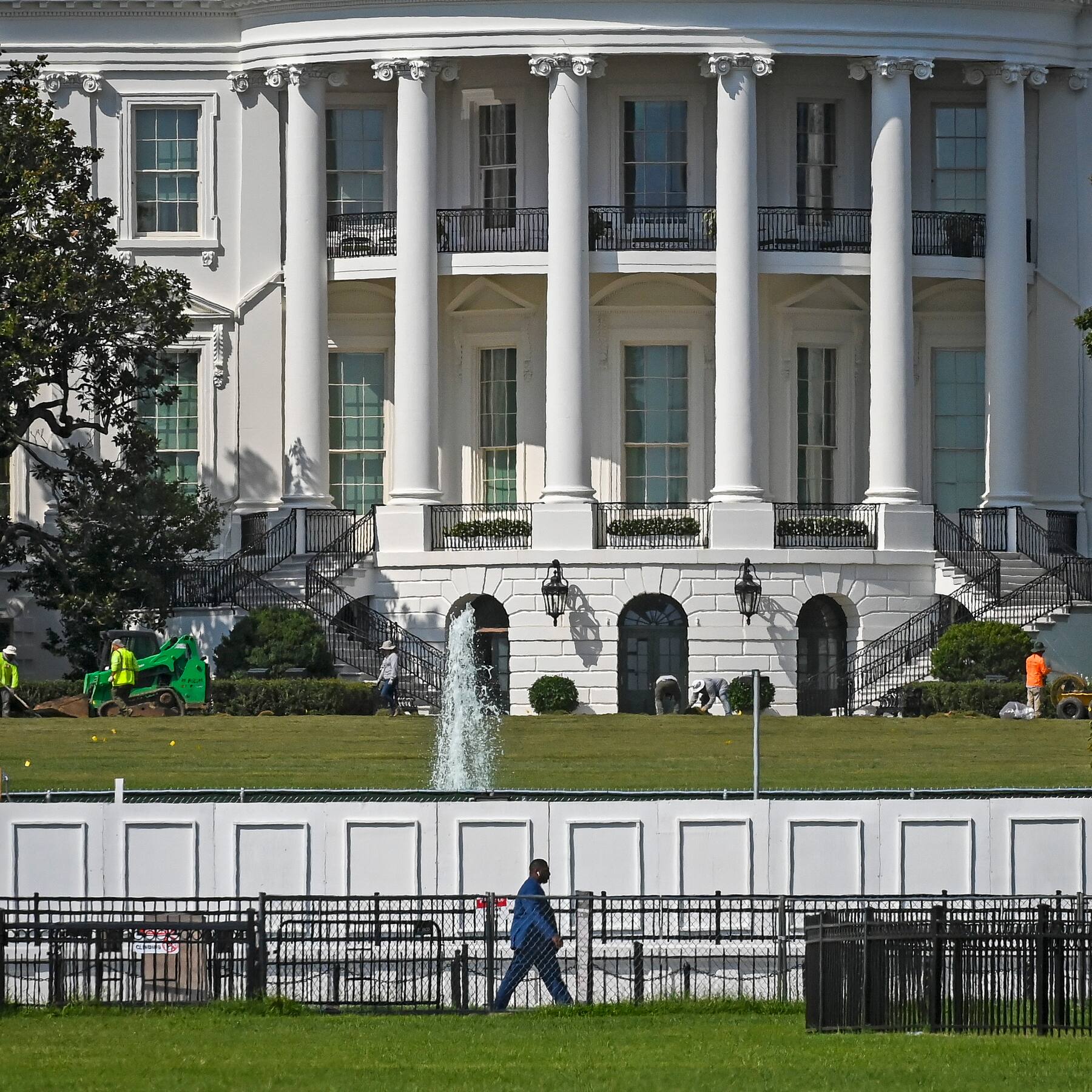 Trump's $200M White House Ballroom Plan Stirs Capitol Fight