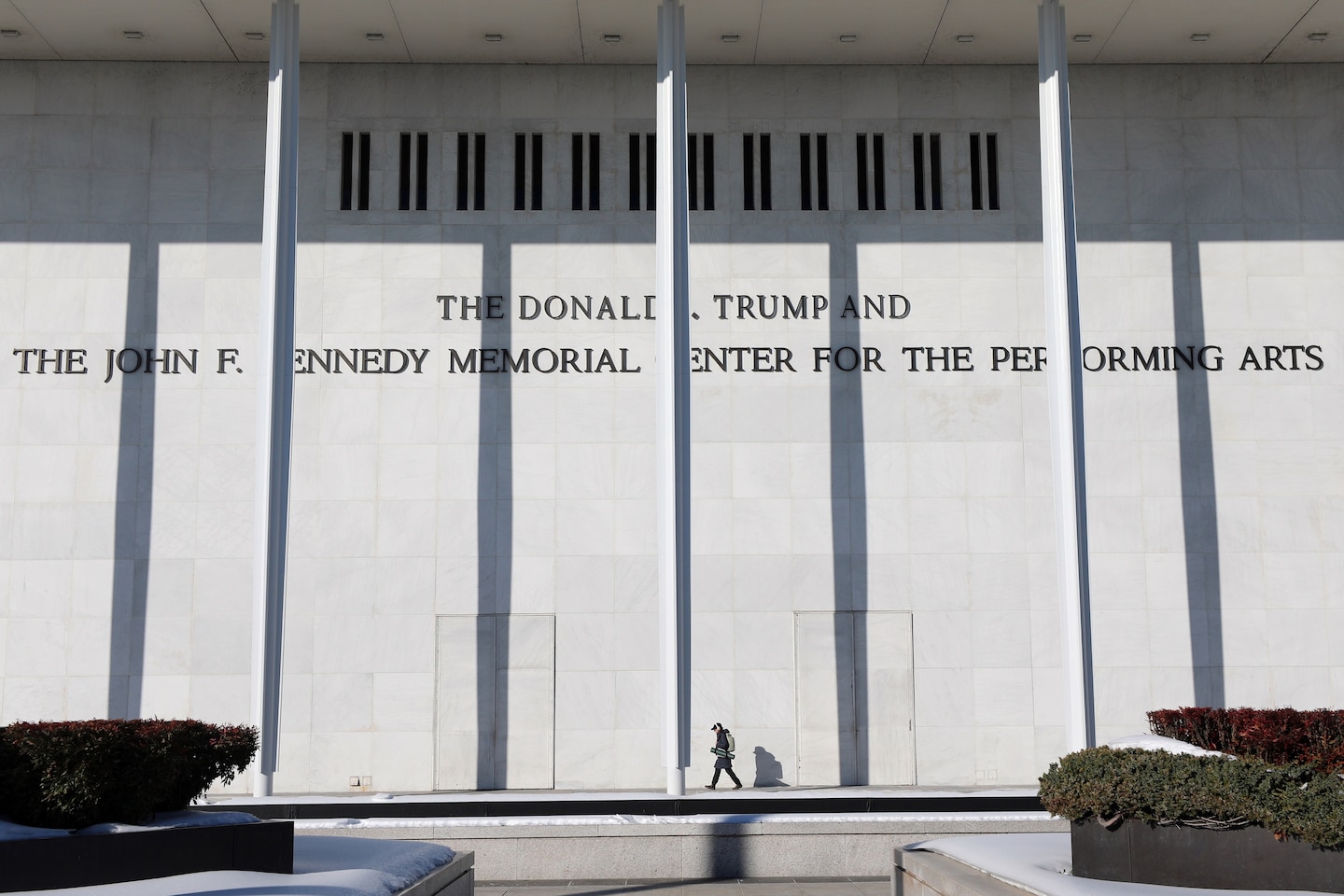 Trump-Kennedy Center Sues Artist for $1M Over Cancelled Gig
