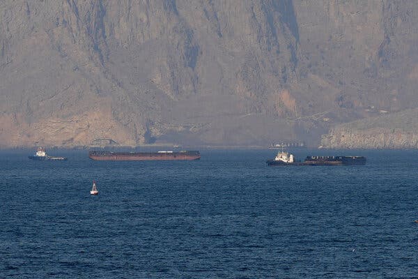 Iran-Oman Talks Could Reshape Strait of Hormuz Ship Payments