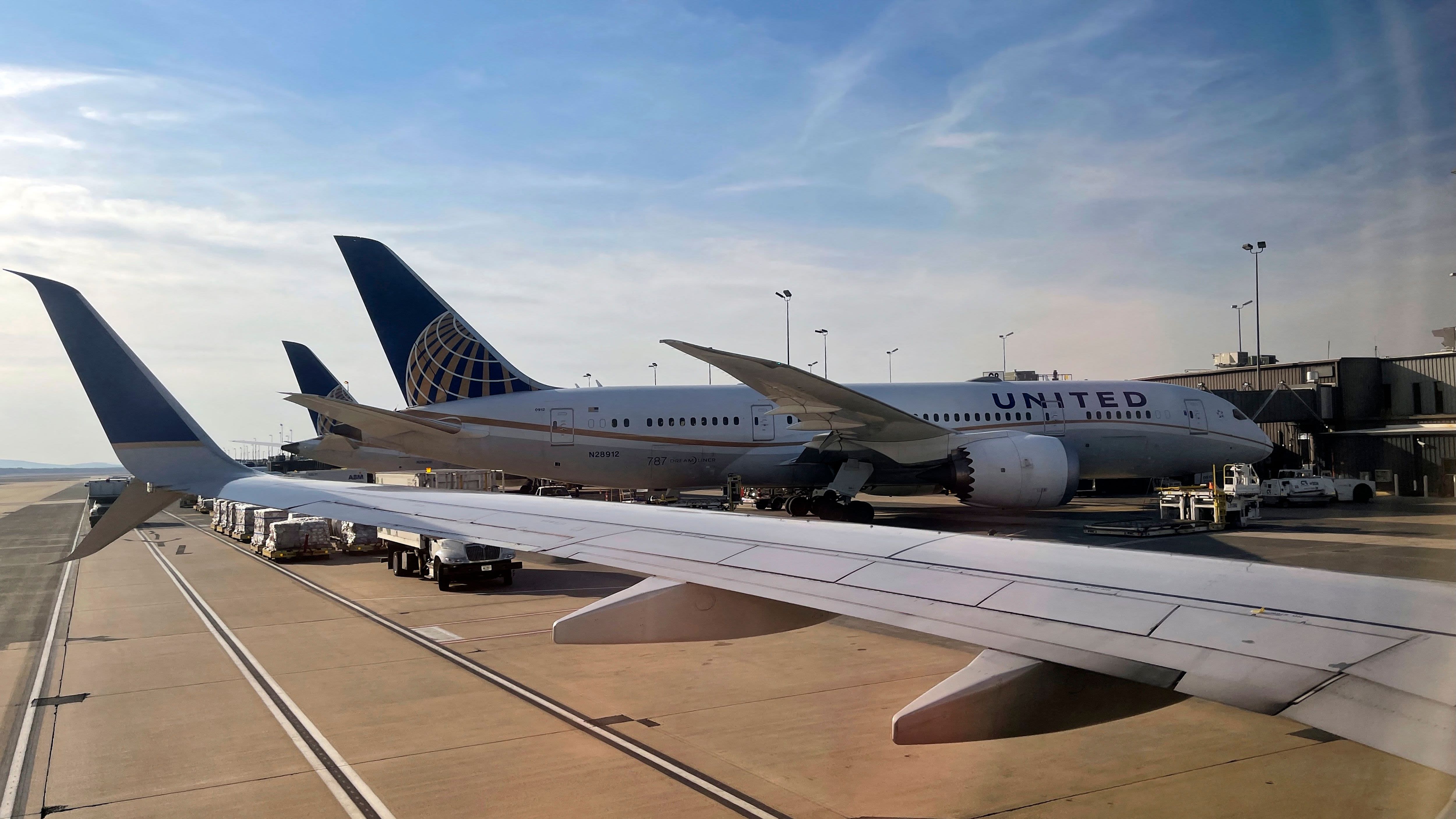 United Flight UA-748 to Geneva Turned Back Over Dulles Laptop