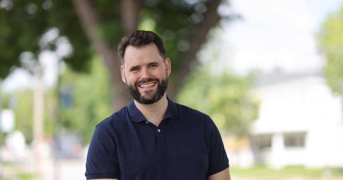 Iowa Ethics Panel Clears Sen. Zach Wahls in Unanimous Vote