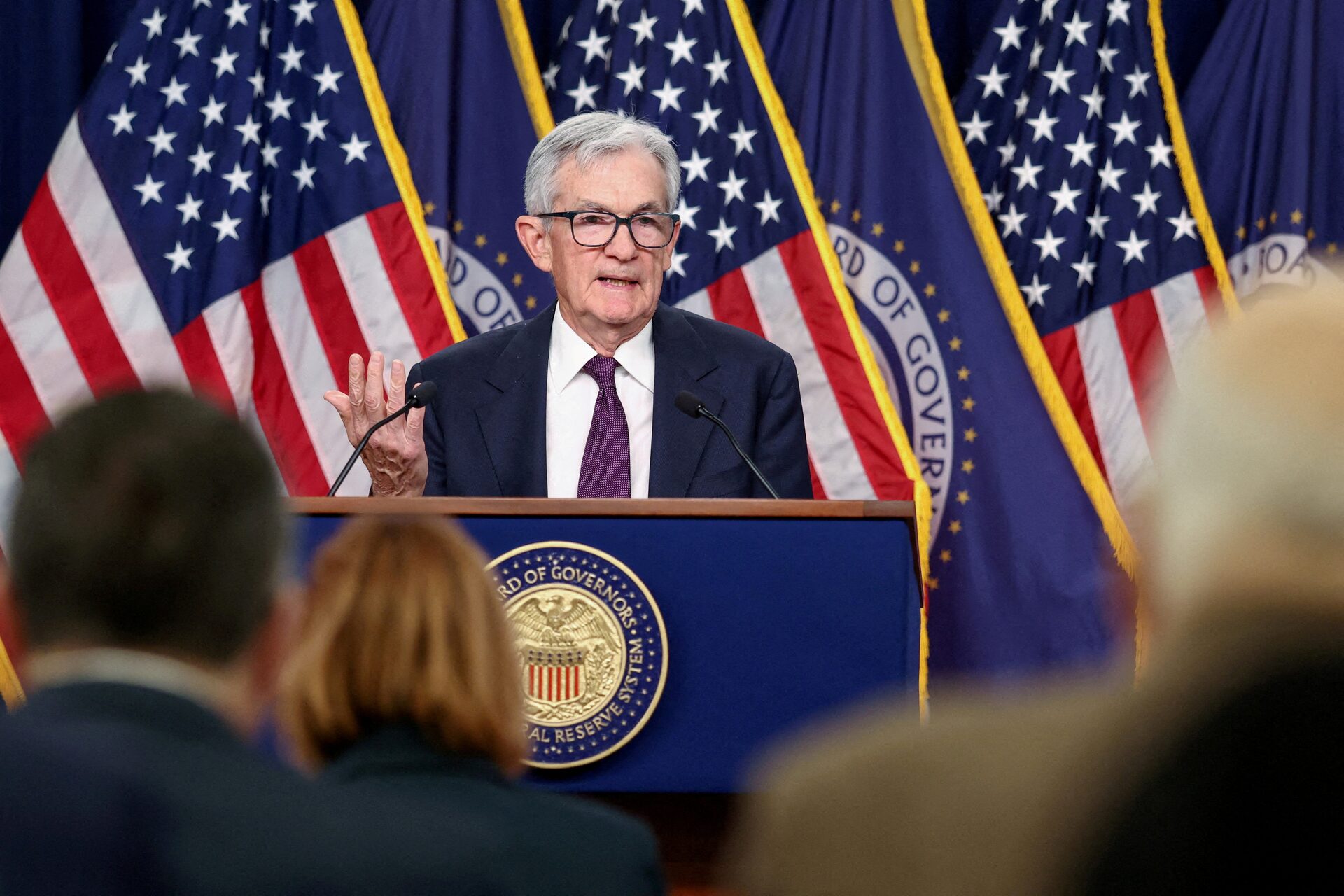 Powell Sworn In at White House as Inflation Surges
