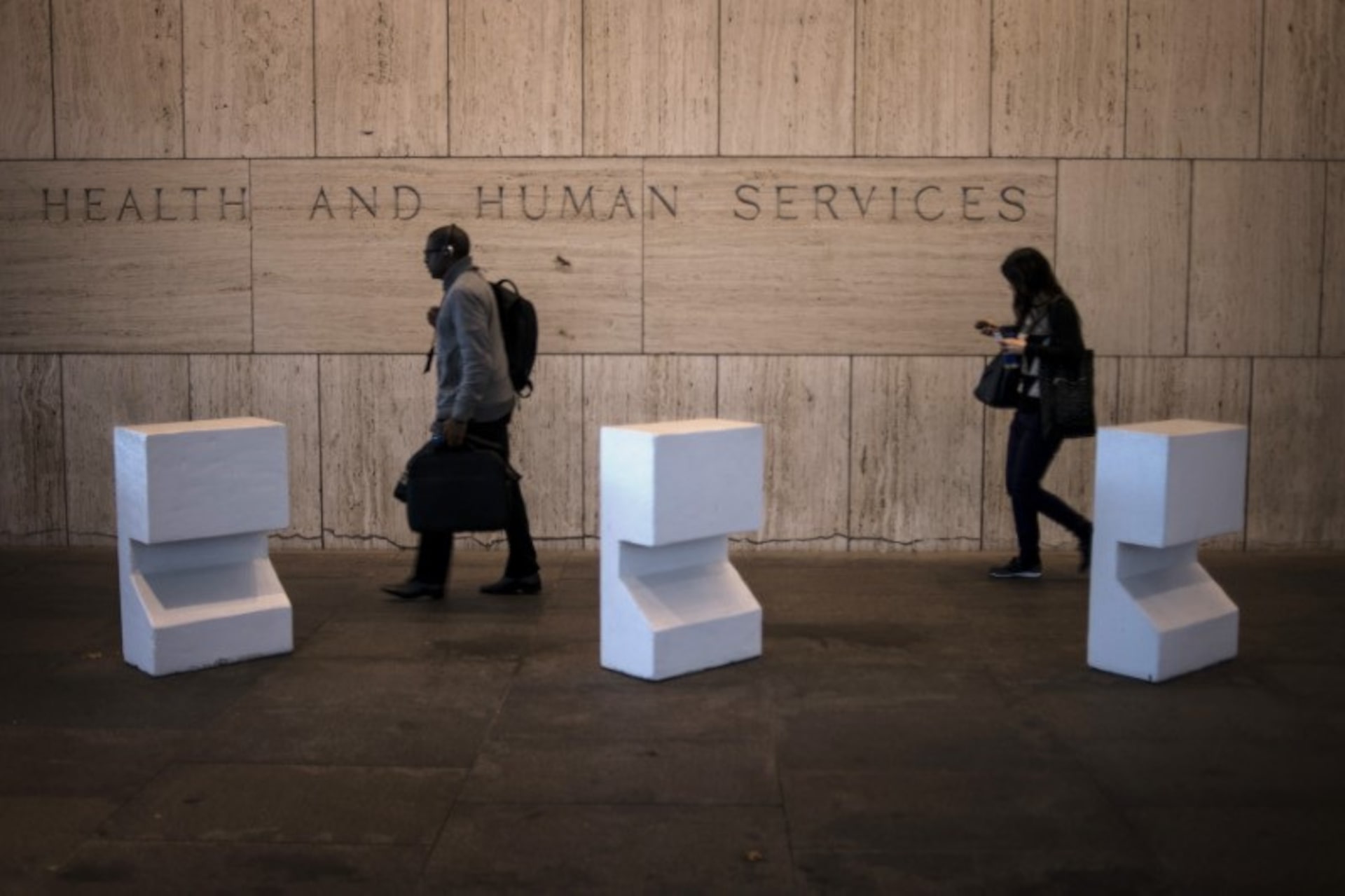 White House Orders New App Loaded on All Federal Phones