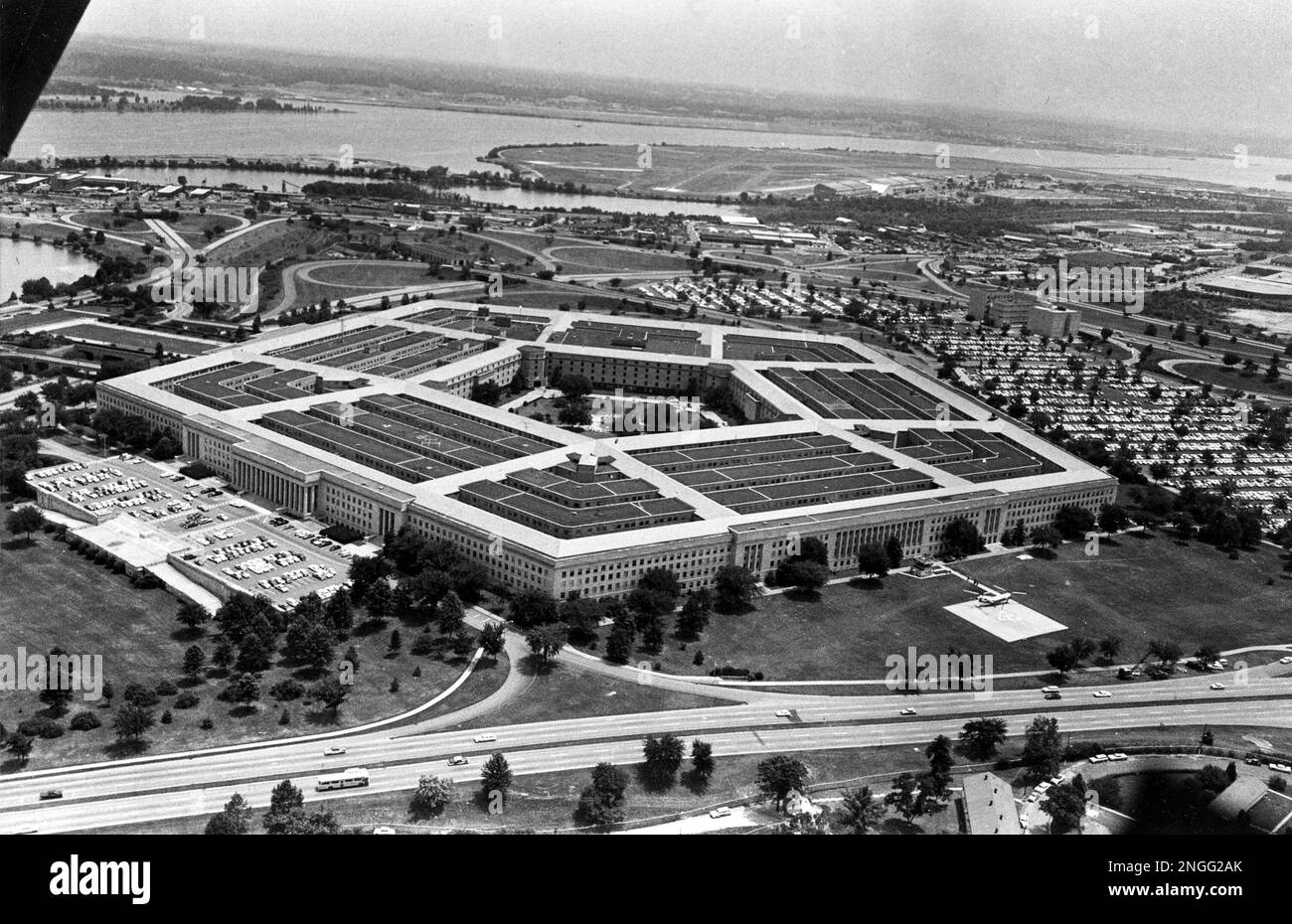 Trump Moves to Rename Pentagon's DoD the 'Department of War'