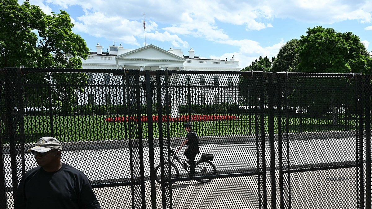 GOP Set to Kill $1B White House Security Plan Tied to Ballroom