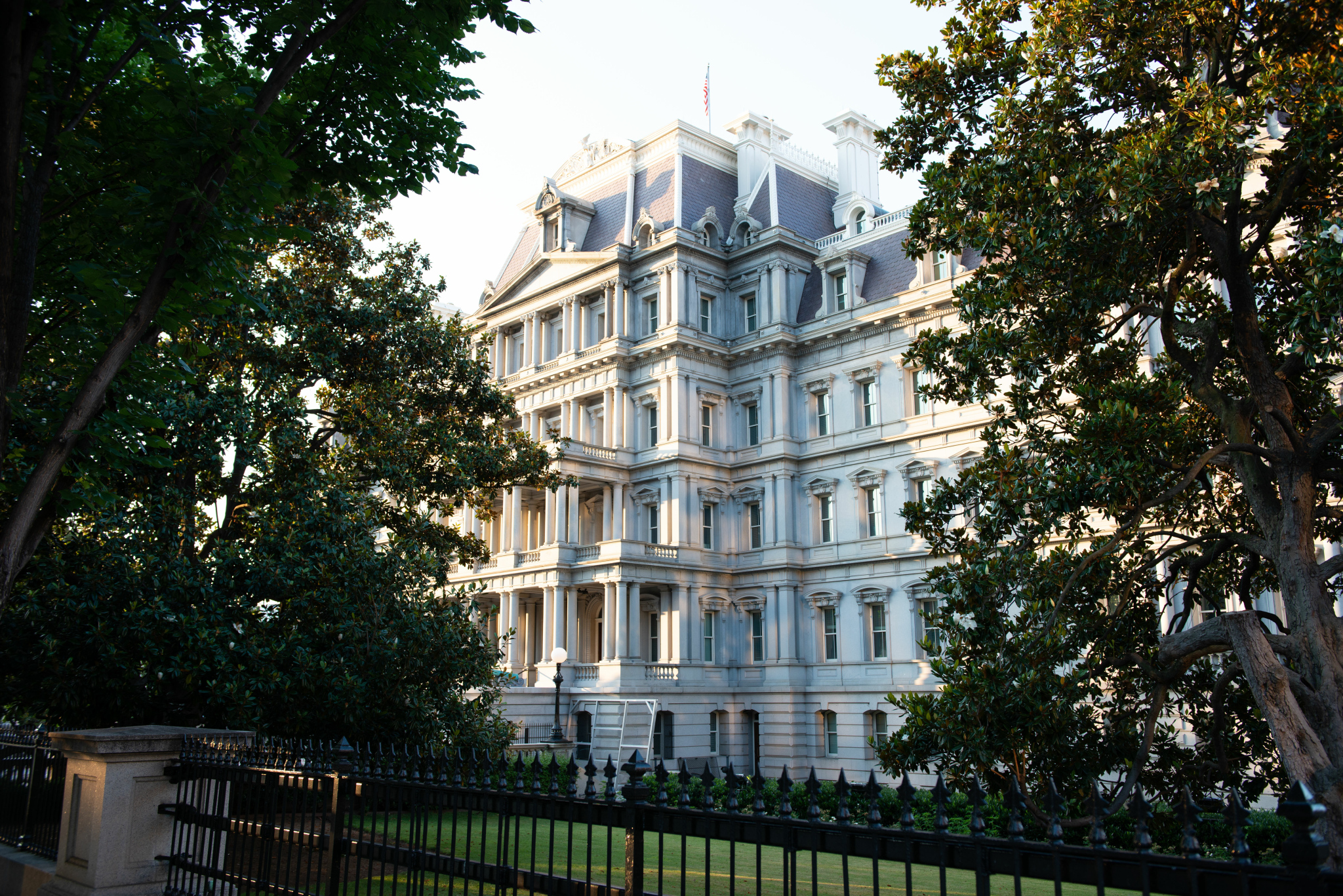Trump's DC Redesign Hits Court Walls and Architects' Fury