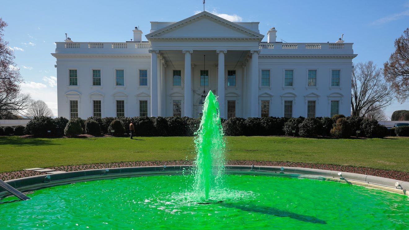 Secret Service Clears White House Lawn After Gunshots Reported