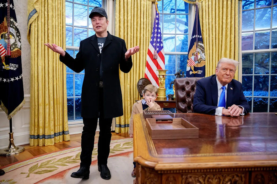 Trump Vows to Freeze Bills Until Congress Rewrites Voting Laws