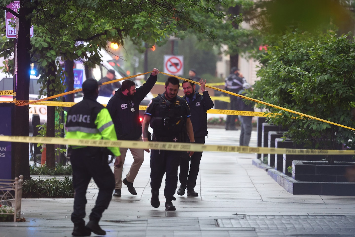 Gunman Killed After Firing on Secret Service Post at White House