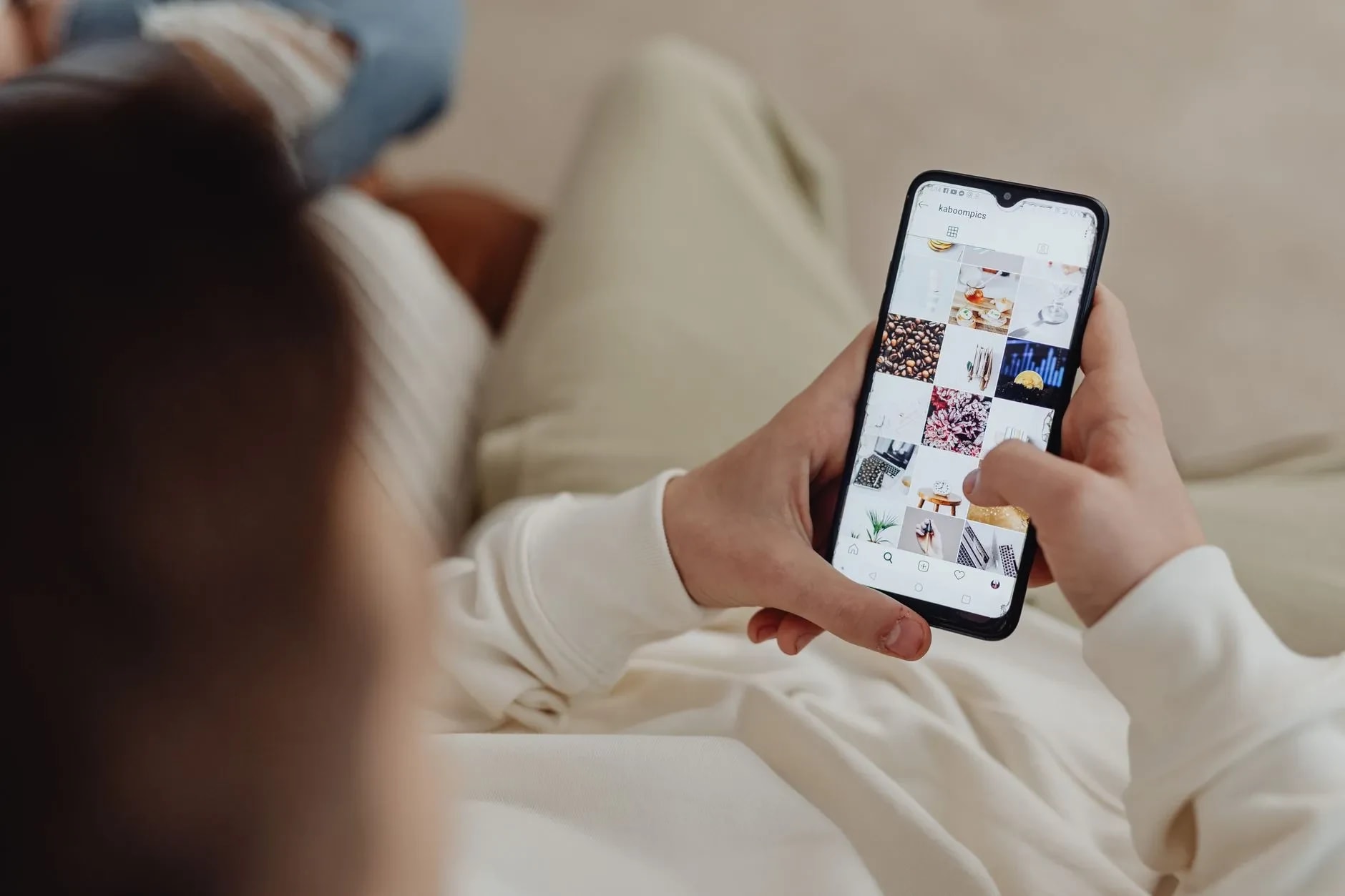 The 'Attention Economy' 2026: How to Capture & Convert Micro-Moments with AI-Driven Content