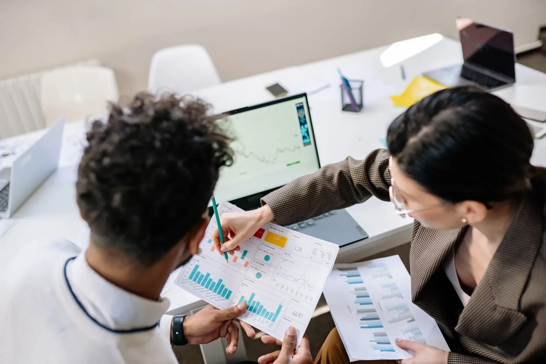 Your 2026 Marketing Funnel is Leaking: How to Plug the Gaps with Predictive AI & Behavioral Economics