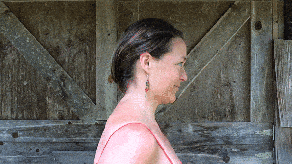 5 STRETCHES TO SOOTHE PHONE-SCROLLING HANDS