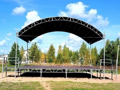 Новая сцена украсила посёлок Тавреньгское