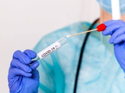 Роспотребнадзор сообщил о выявлении в России нового штамма коронавируса