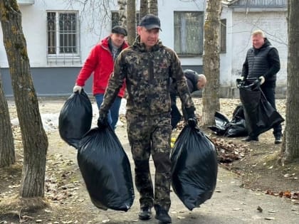 Арсентьев взялся за мусор на улицах города корабелов