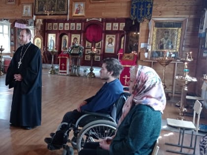 Участники социального проекта «Рука помощи» изучили устройство Покровского храма в Новодвинске