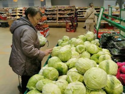 В России продолжают расти цены на капусту и лук