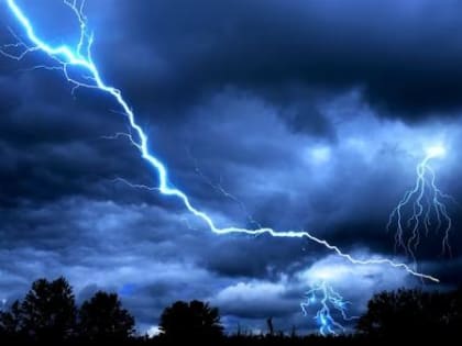 Из-за предстоящей грозы в Архангельской области объявлено штормовое предупреждение