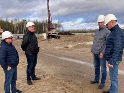 В Архангельске продолжается забивка свай под будущую школу