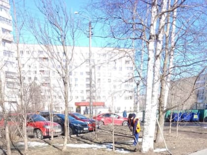 МУП "Чистый город" проводит весеннюю уборку на общественных территориях