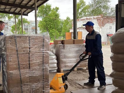 Губернаторский центр Архангельской области отправил две машины в зону спецоперации