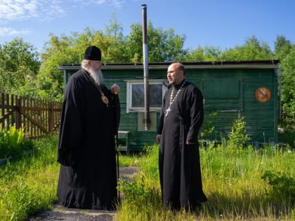 Митрополит Корнилий посетил место строительства нового храма в Северодвинске