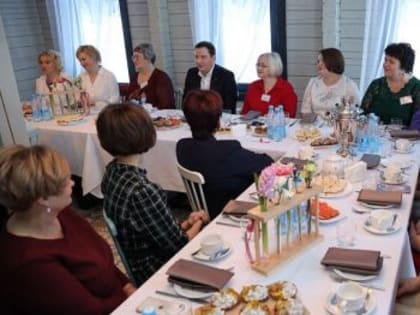 В Архангельской области планируют создать службу «Помощь маме»