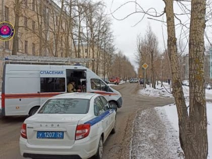 В Северодвинскую службу спасения поступил ложный вызов о заложенной бомбе в корпусе САФУ на ул. Воронина