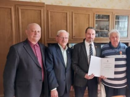 Председатель горсовета Северодвинска поблагодарил ветерана-кораблестроителя