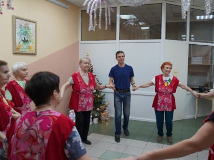 Год с подопечными начали с танцев