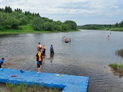 Дети Холмогорского округа начинают заниматься греблей