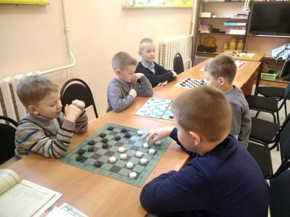 Блицтурнир по русским шашкам «Мозговой штурм»