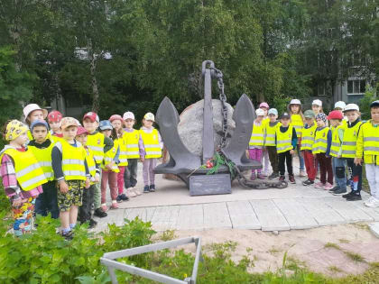 Дошколята знакомятся с Майской горкой в Архангельске