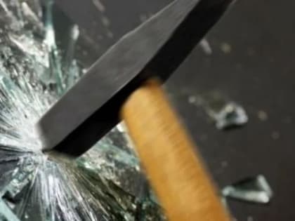 Пьяный северодвинец залез в торговый павильон ради трех тысяч