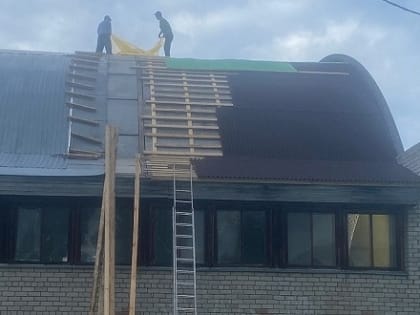 Обновление крыши физкультурно-оздоровительного комплекса в Яренске