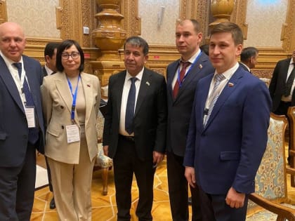 Сенатор СФ от Архангельской области Иван Новиков  работает в Душанбе на выборах в качестве международного наблюдателя