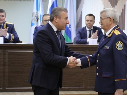 Ваге Петросян вручил награды отличившимся сотрудникам следственного комитета